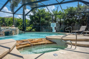 Chic, Private Oasis, with Large Private Pool